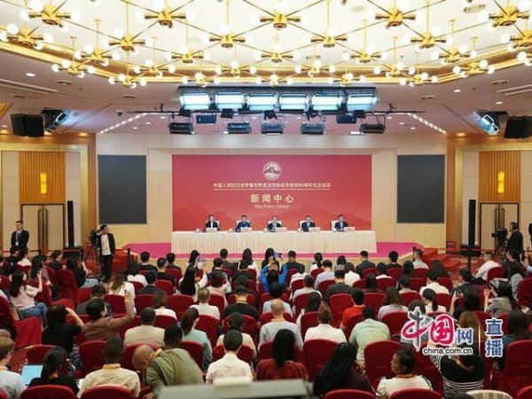 配资股网站 日本前首相参加九三阅兵，外方嘉宾全名单公布